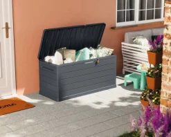 Bauli > Dmora Baule Resistente ai Raggi uv Impermeabile Capacità 350 l Chiusura Lucchetto 118.5x52x56.8h cm, Materiale Piano in Plastica - Nurri Nero Antracite