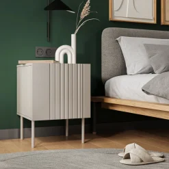 Comodino Beige Cassetti un Ripiano 59x42x44.5h cm, Un'anta - Russi
