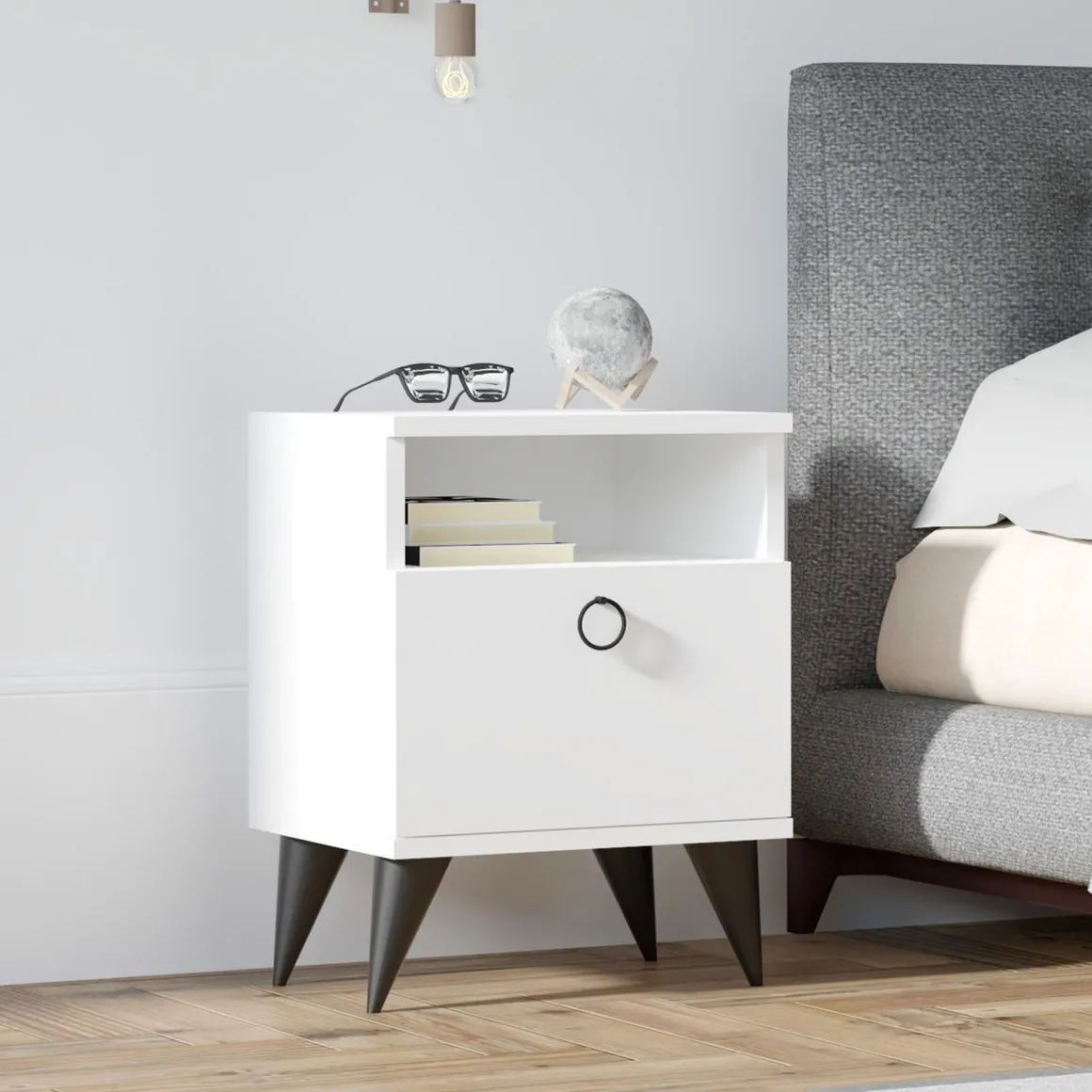 Comodino Bianco Apertura Battente Un'anta 40x40x50h cm, Chiusura Battente - Maenza