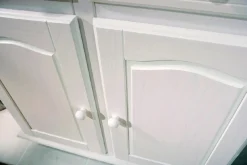 Madie > Dmora Credenza Bianco 2 Cassetti 4 Ripiani 90x45x181h cm, Apertura Battente, Scorrevole - Pattada Marrone Quercia, Bianco