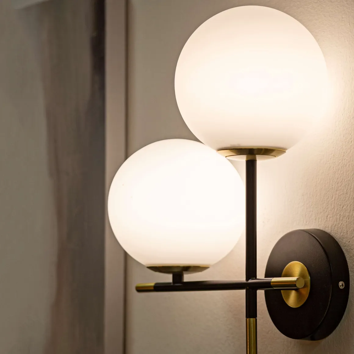 Lampada da Parete Nero oro Necessarie 2 Lampadine Attacco e14, Indoor - Valpar