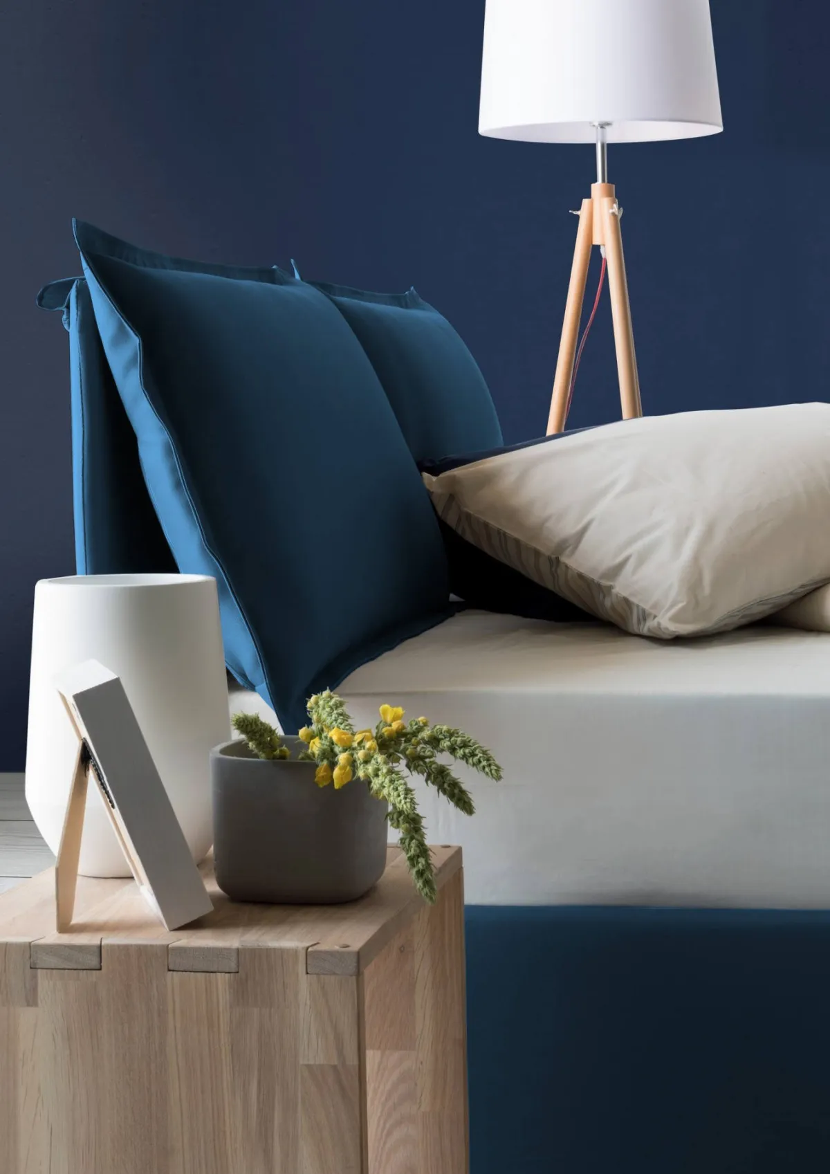 Letti Contenitore|Letti Alla Francese > Dmora Letto francese in legno 155x205cm - Arden Blu
