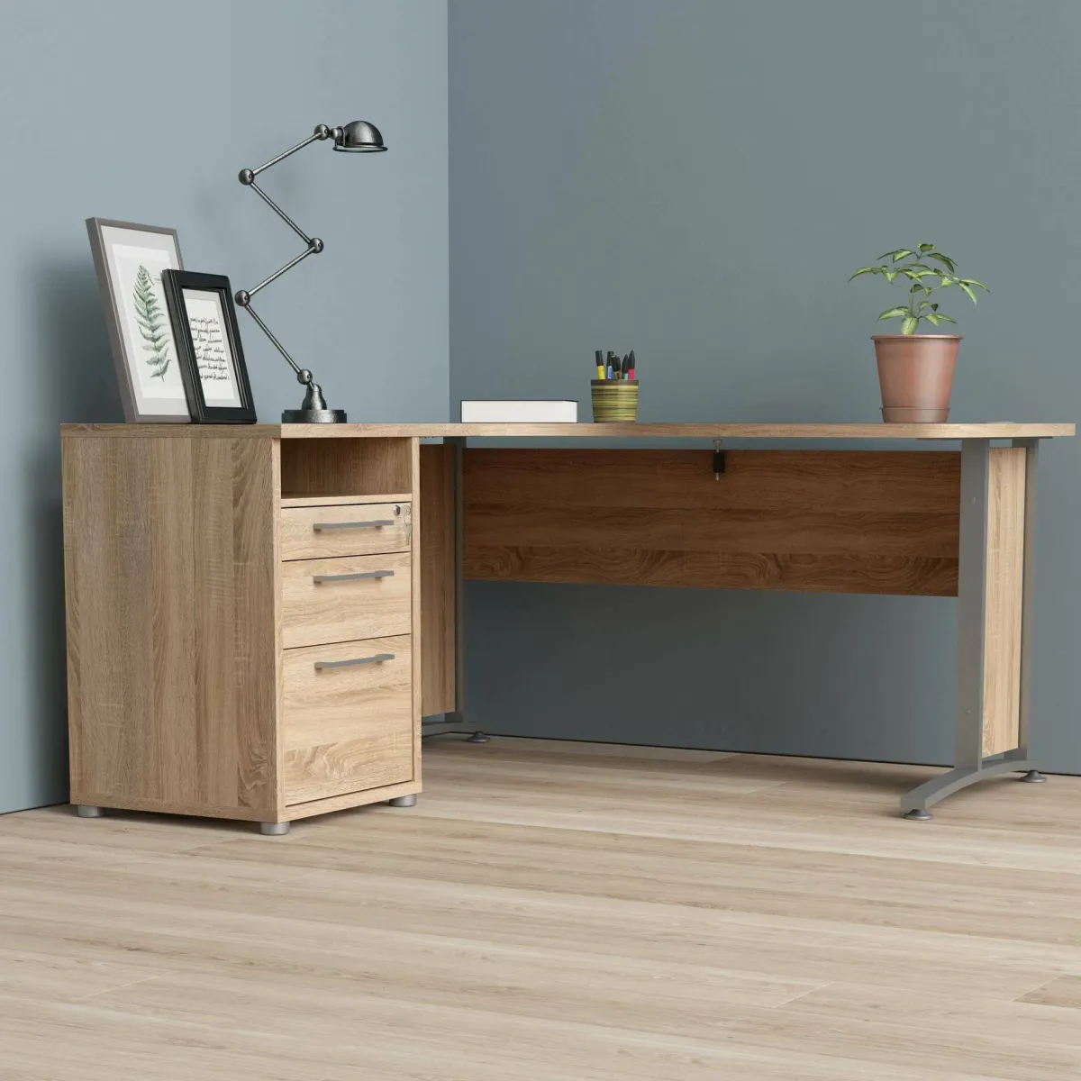 Scrivanie > Dmora Scrivania angolare grigia e quercia 159x150cm con 3 cassetti - Alfango Marrone, Grigio Quercia