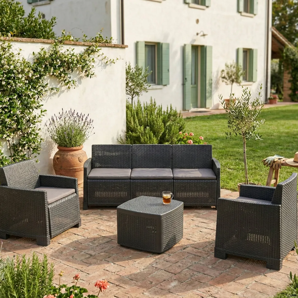 Set salotto esterno 5 posti e 1 tavolo effetto rattan antracite - Akay