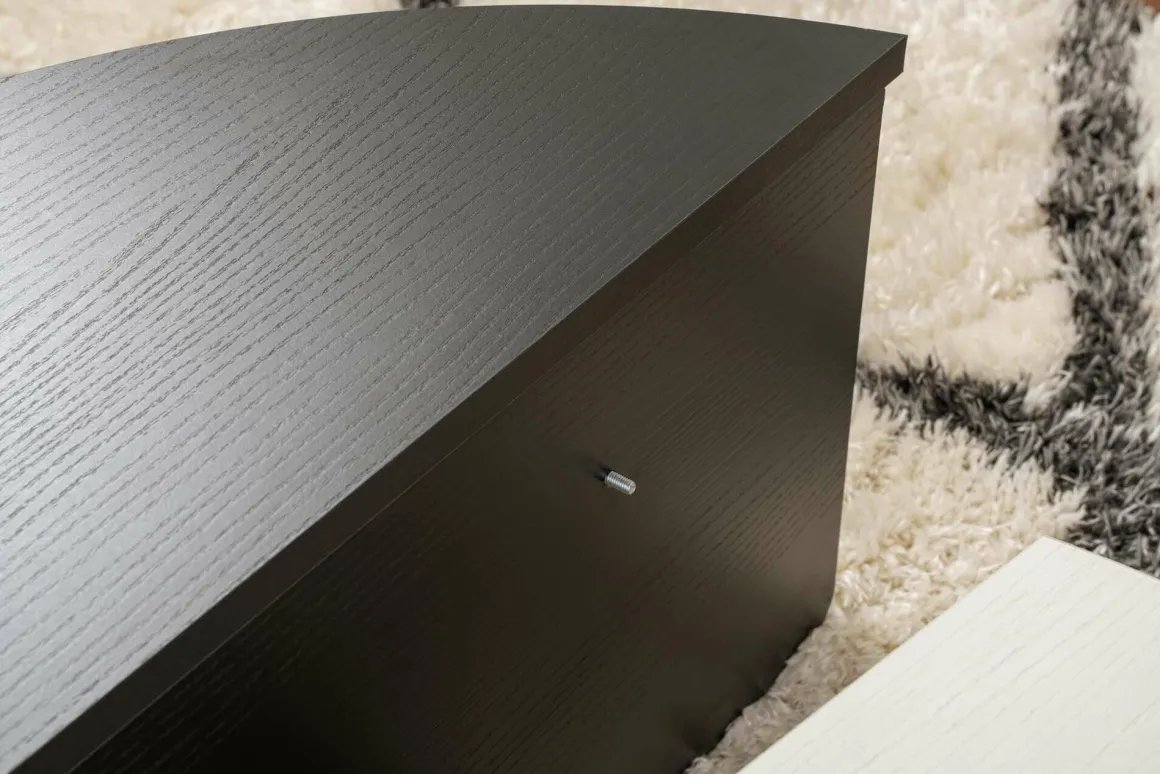 Tavolino da Salotto Bianco Nero Forma Fantasia Colore Struttura Nero 90x60x35h cm, Materiale Piano in Legno Nobilitato - Mansue