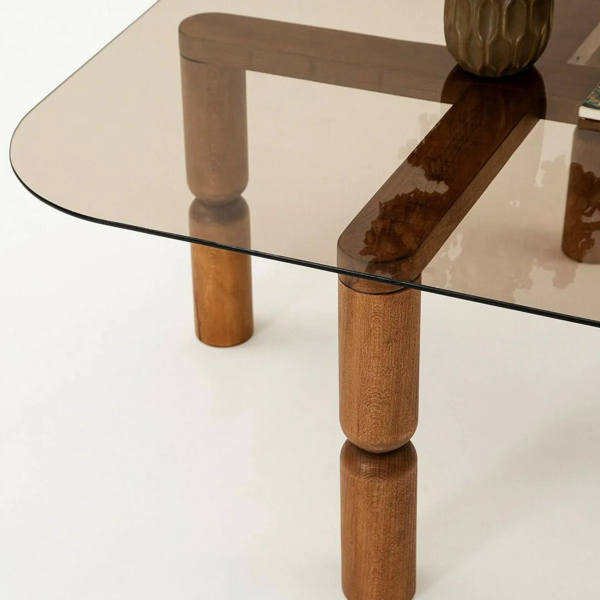 Tavolini Da Salotto|Salotto > Dmora Tavolino da Salotto Effetto Fume Forma Rettangolare 80x80x40h cm, Materiale Struttura in Vetro - Gran Marrone Noce