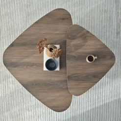 Tavolino da Salotto Marrone Noce Modulabile Forma Triangolare 90x60x35h cm, Sfumatura Colore Ripiano Noce - Saraceno