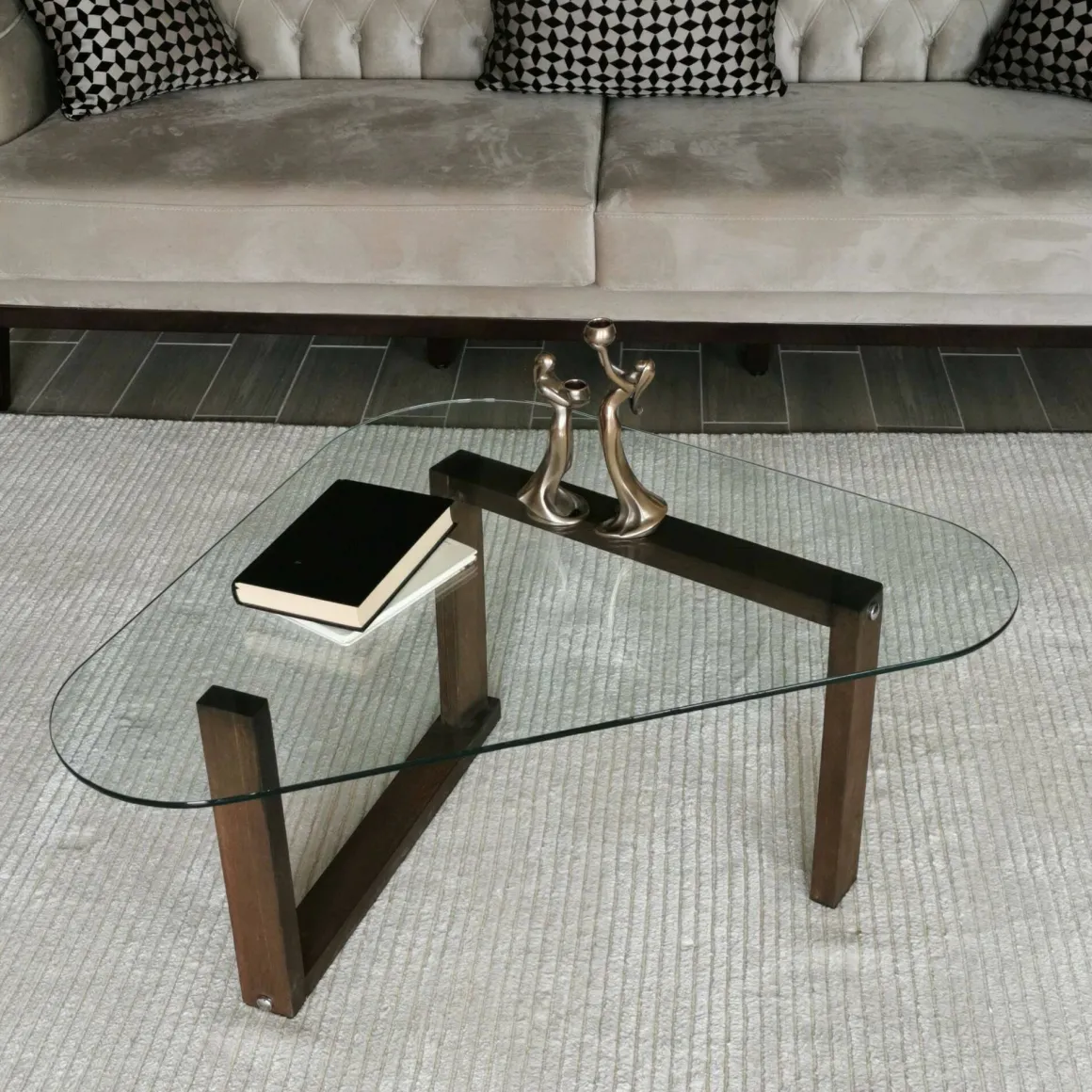 Tavolino da Salotto Marrone Noce Portariviste Forma Ovale 96x81x41h cm, Sfumatura Colore Struttura Noce - Eufrasia