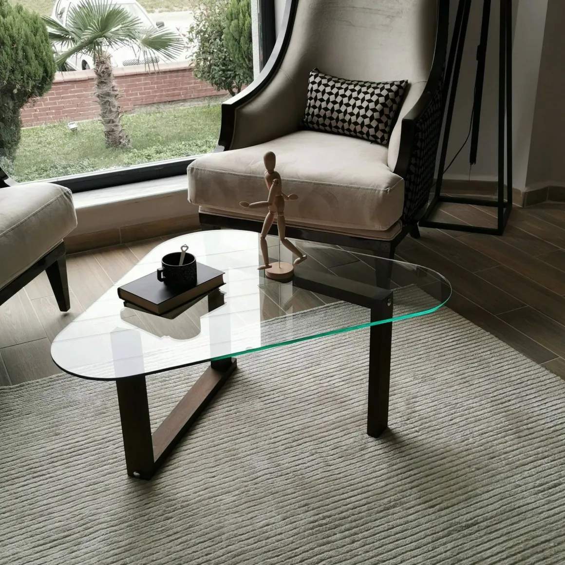 Tavolino da Salotto Marrone Noce Portariviste Forma Ovale 96x81x41h cm, Sfumatura Colore Struttura Noce - Eufrasia