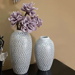 Vaso Argento Bianco Disegni con Linee Geometriche Colore Struttura Bianco, - Banatano
